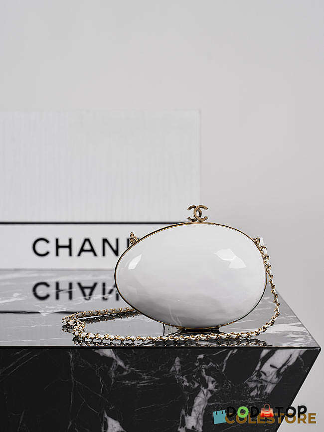 Chanel Small Egg Minaudiere Resin & Gold-Tone Metal Pearly White bag 29 x 15 x 9cm - 1