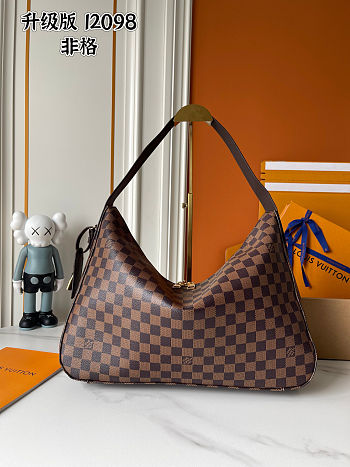 LV Vanity Pouch bag size 40x31x11cm