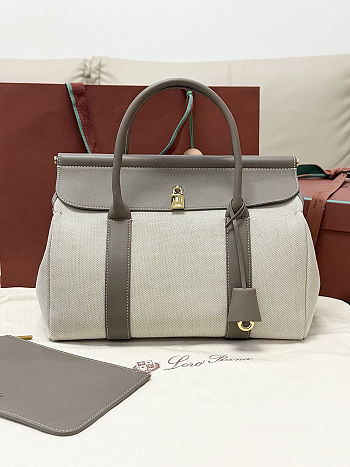 Loro piana loom bag size 33×23×18