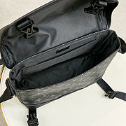 LV Courrier Messenger size 33 x 22.5 x 11 - 5