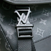 LV Courrier Messenger size 33 x 22.5 x 11 - 2