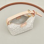 Louis Vuitton  Pochette Hills bag size 18.5x6.5x11cm - 6