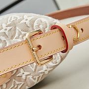 Louis Vuitton  Pochette Hills bag size 18.5x6.5x11cm - 4