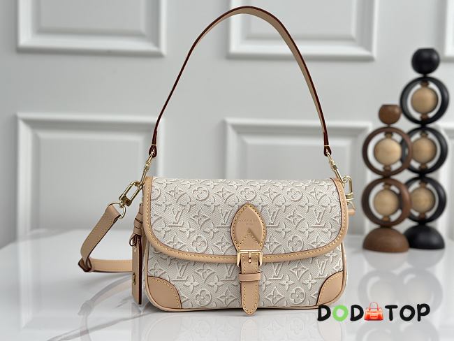 Louis Vuitton Diane PM bag size 24x15x9cm - 1