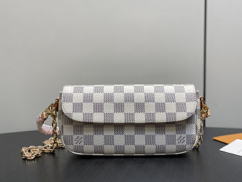 Louis Vuitton Wallet On Chain Ivy bag size 23.5 x 12 x 4.3cm