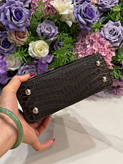 Louis Vuitton Capucines black bag size 27x18x0cm -01 - 3