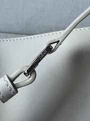 Loewe Scarf bag in smooth calfskin white size 34x8.5x21cm - 6