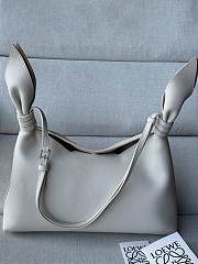 Loewe Scarf bag in smooth calfskin white size 34x8.5x21cm - 4
