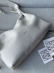 Loewe Scarf bag in smooth calfskin white size 34x8.5x21cm - 3