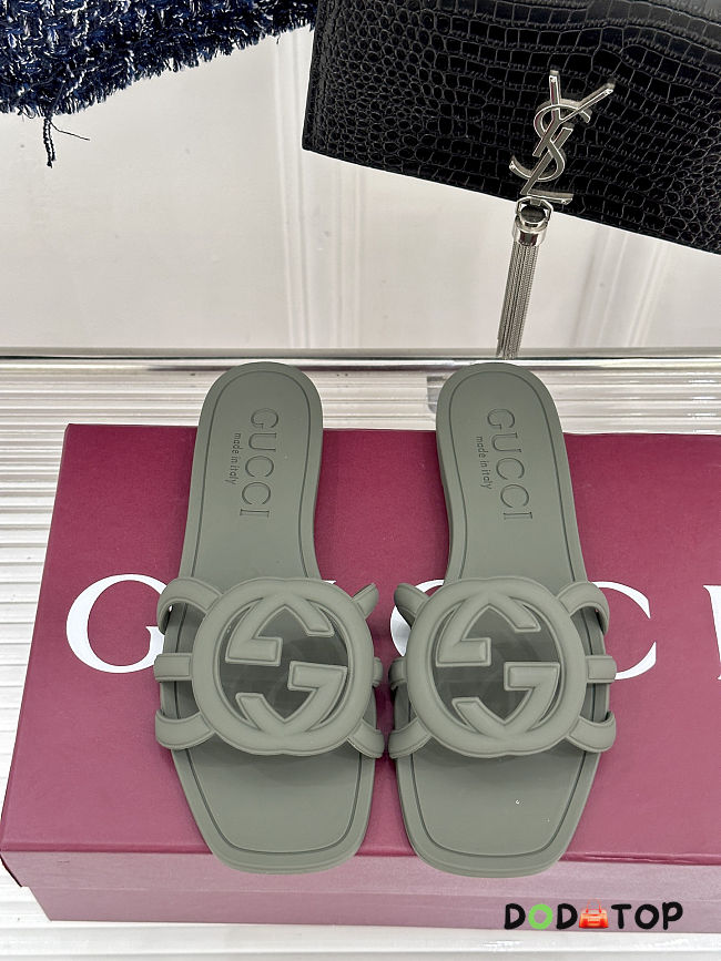 Gucci Interlocking G slides green - 1