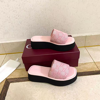 Gucci women's flat platform mules pink