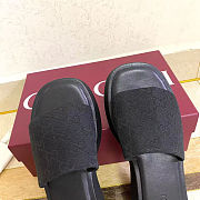 Gucci women's flat platform mules black - 2