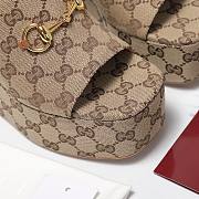 Gucci Women's wedge sandals with horsebit detail 10.5cm - 2