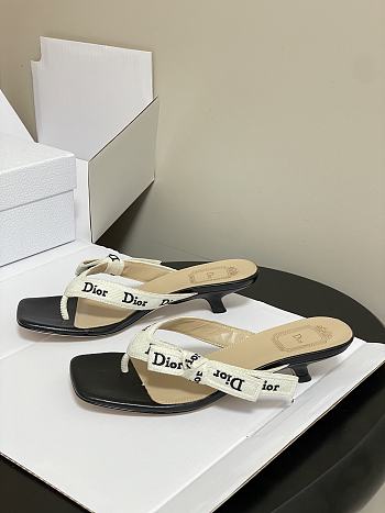 J'Adior Sandal with Straps -01