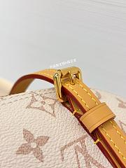 Louis Vuitton M2A457 Squire East-West bag size 29x14x8cm - 6