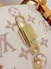 Louis Vuitton M2A457 Squire East-West bag size 29x14x8cm - 2