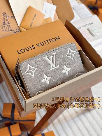 Louis Vuitton Monogram Empreinte gray wallet size 19.5 x 10.5 x 2.5cm
