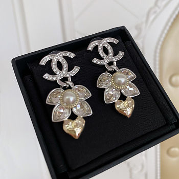 Chanel pearl earrings -02