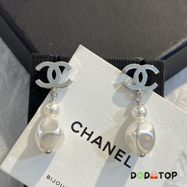 Chanel pearl earrings -03 - 1