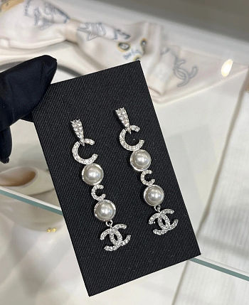 Chanel pearl earrings -06