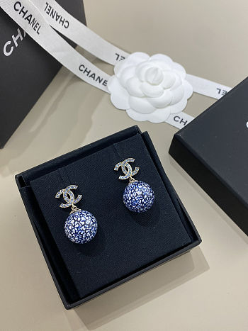 Chanel pearl earrings -09