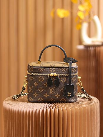 Louis Vuitton VANITY Monogram bag size 19x13x11cm