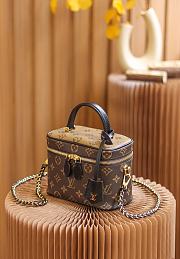 Louis Vuitton VANITY Monogram bag size 19x13x11cm - 3