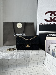 Chanel Maxi mini flap bag size 20cm -02 - 1