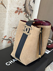 Chanel bucket bag size  23 x 23 x 14.5cm - 4