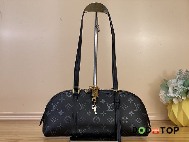 Louis Vuitton M2A457 Squire East-West black bag size 29x14x8cm  - 1