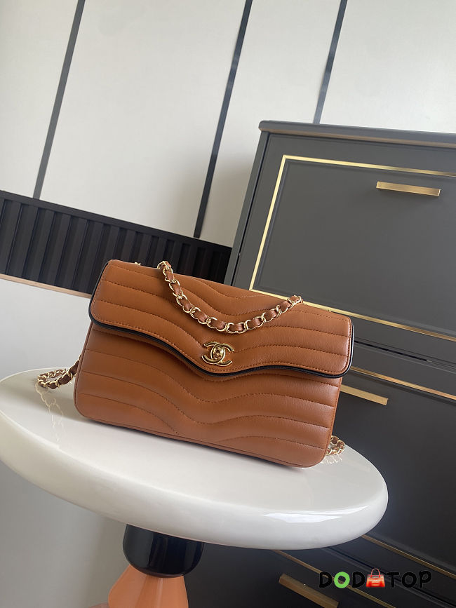 Chanel Flap Bag Patinated Lambskin & Gold Brown size 25.5x16x7cm - 1