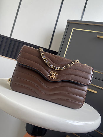 Chanel Flap Bag Patinated Lambskin & Gold dark brown size 25.5x16x7cm