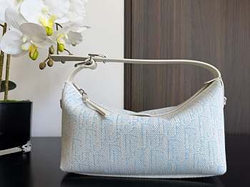 Dior Nomad Pouch size 22x13x9.5cm