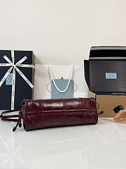 Prada Bonnie Burgundy leather bag size 32x15.5x12cm - 5