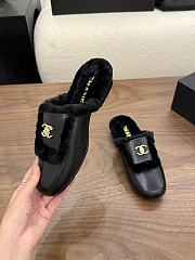 Chanel fur-lined slippers black  - 5