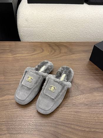 Chanel velvet slippers gray 