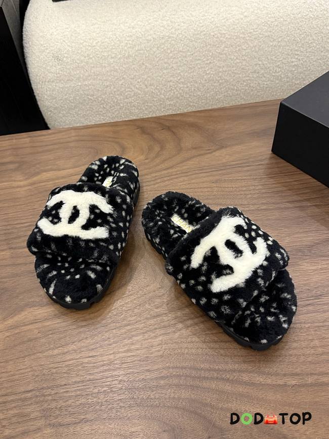 Chanel fur slippers black - 1