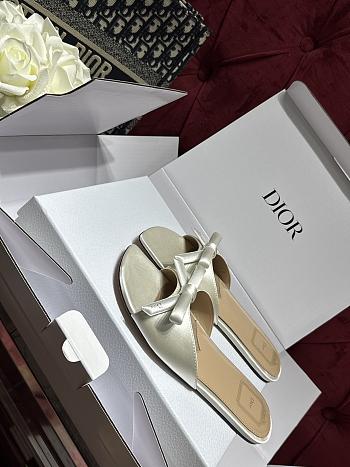 Dior Bow Slide white