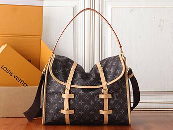 Louis Vuitton Jet Lag Bag MM size 34.5 x 26 x 13CM