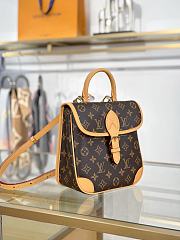 Louis Vuitton Diane backpack size 21.5x21x9cm - 2