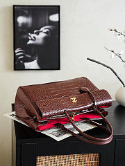 Chanel maxi brown bag size 22x38x16cm - 3