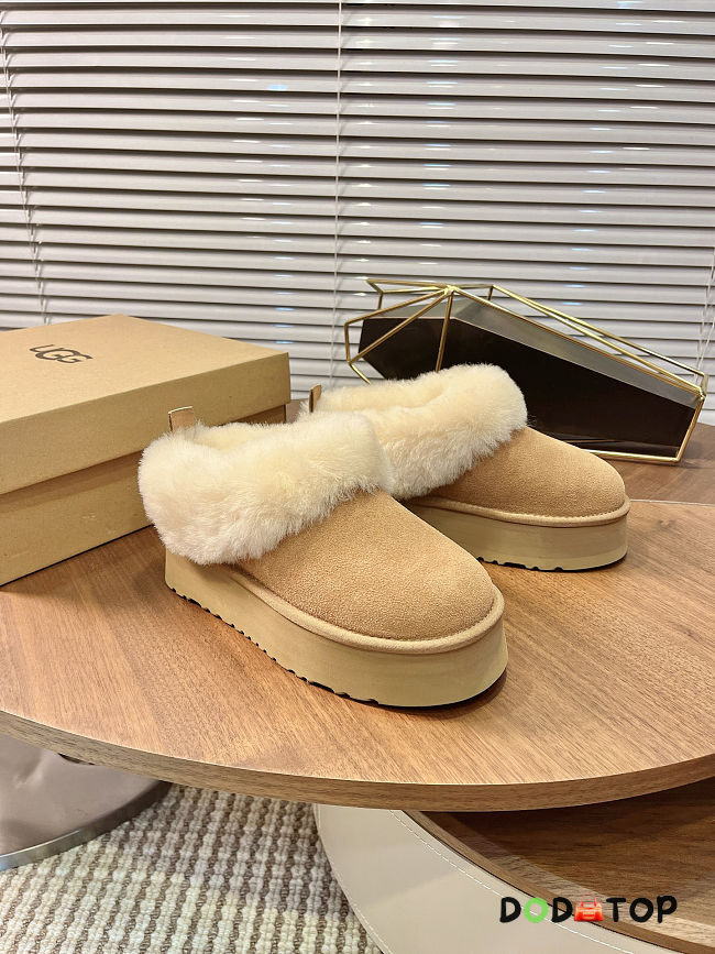 UGG shearling platform boots  - 1