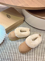 UGG shearling platform boots  - 2